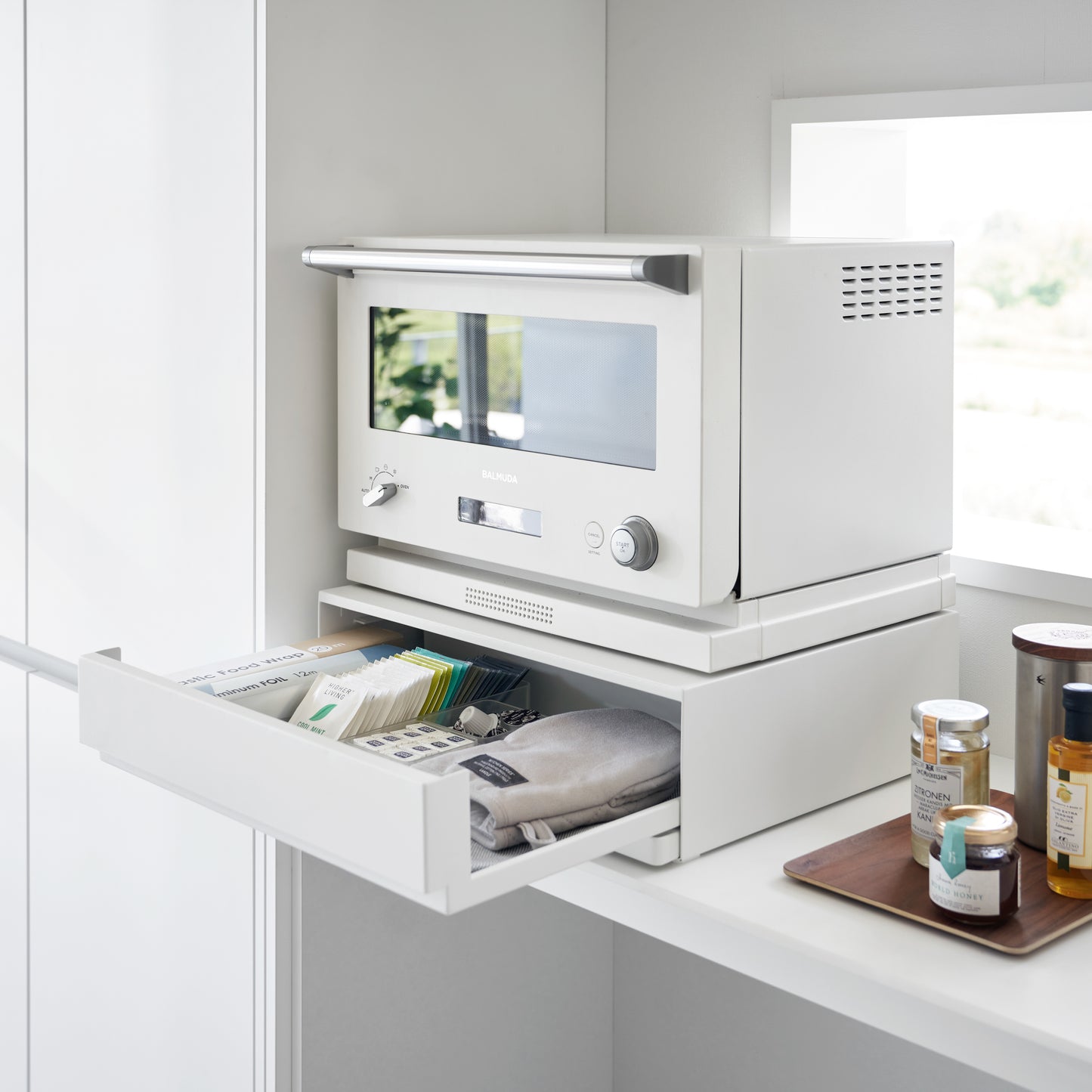 Countertop Drawer With Pull-Out Shelf