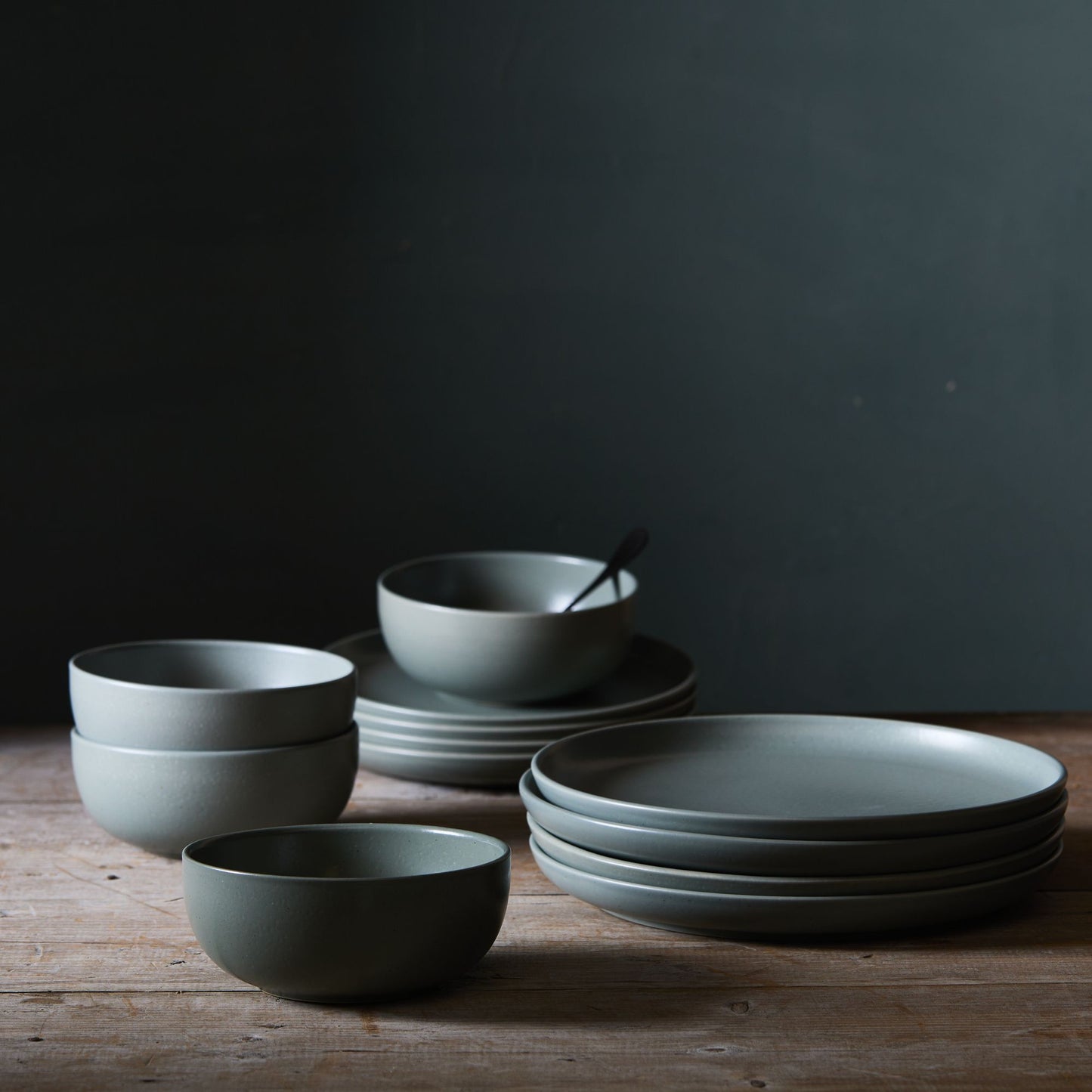 Modern Classic Ceramic Dinnerware