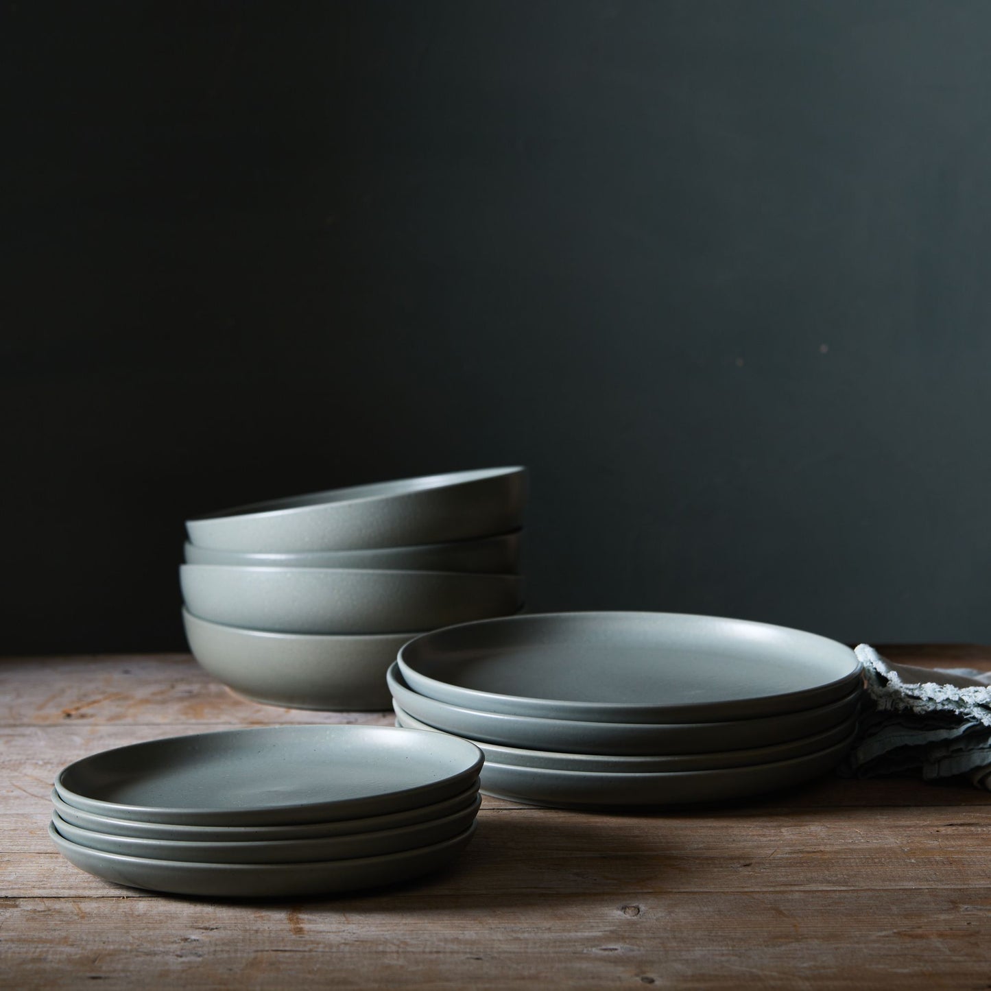 Modern Classic Ceramic Dinnerware