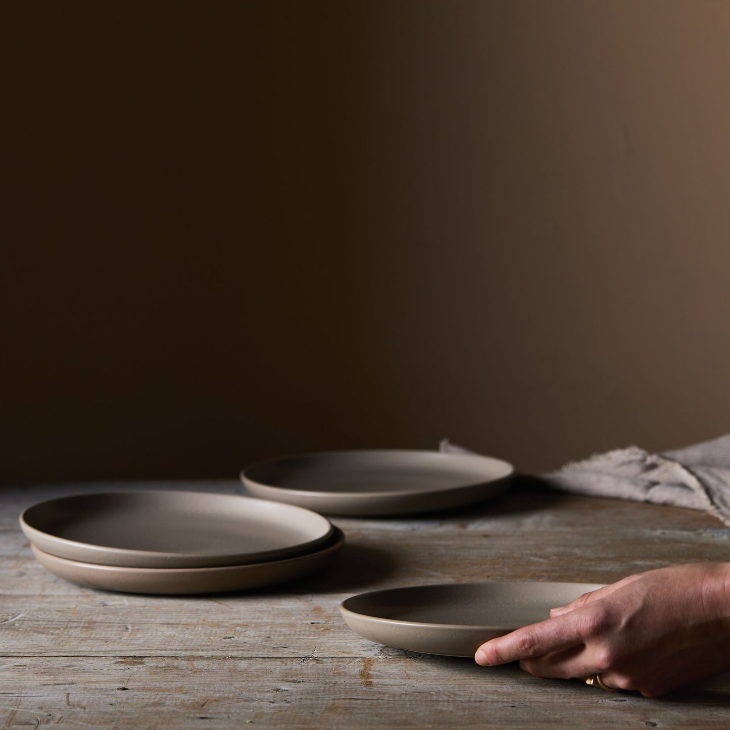 Modern Classic Ceramic Dinnerware