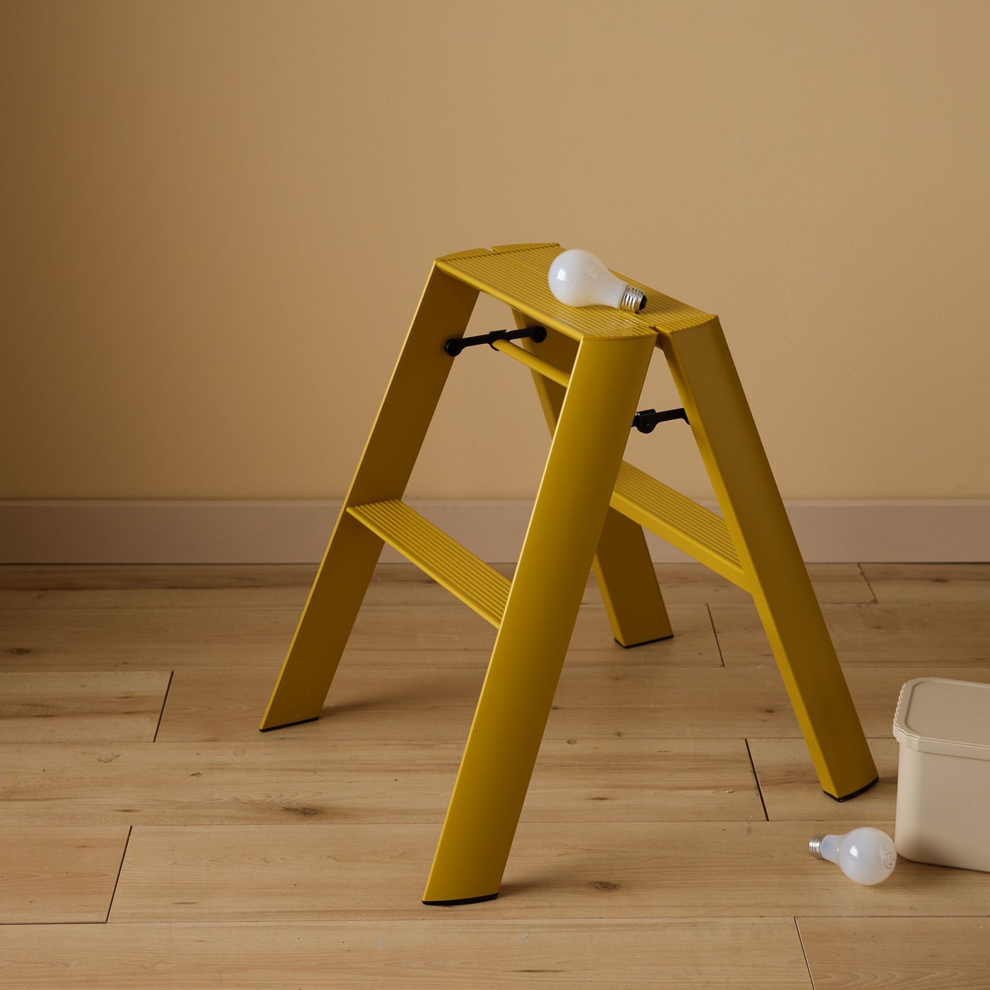Hasegawa Lucano Lightweight Japanese Step Ladder