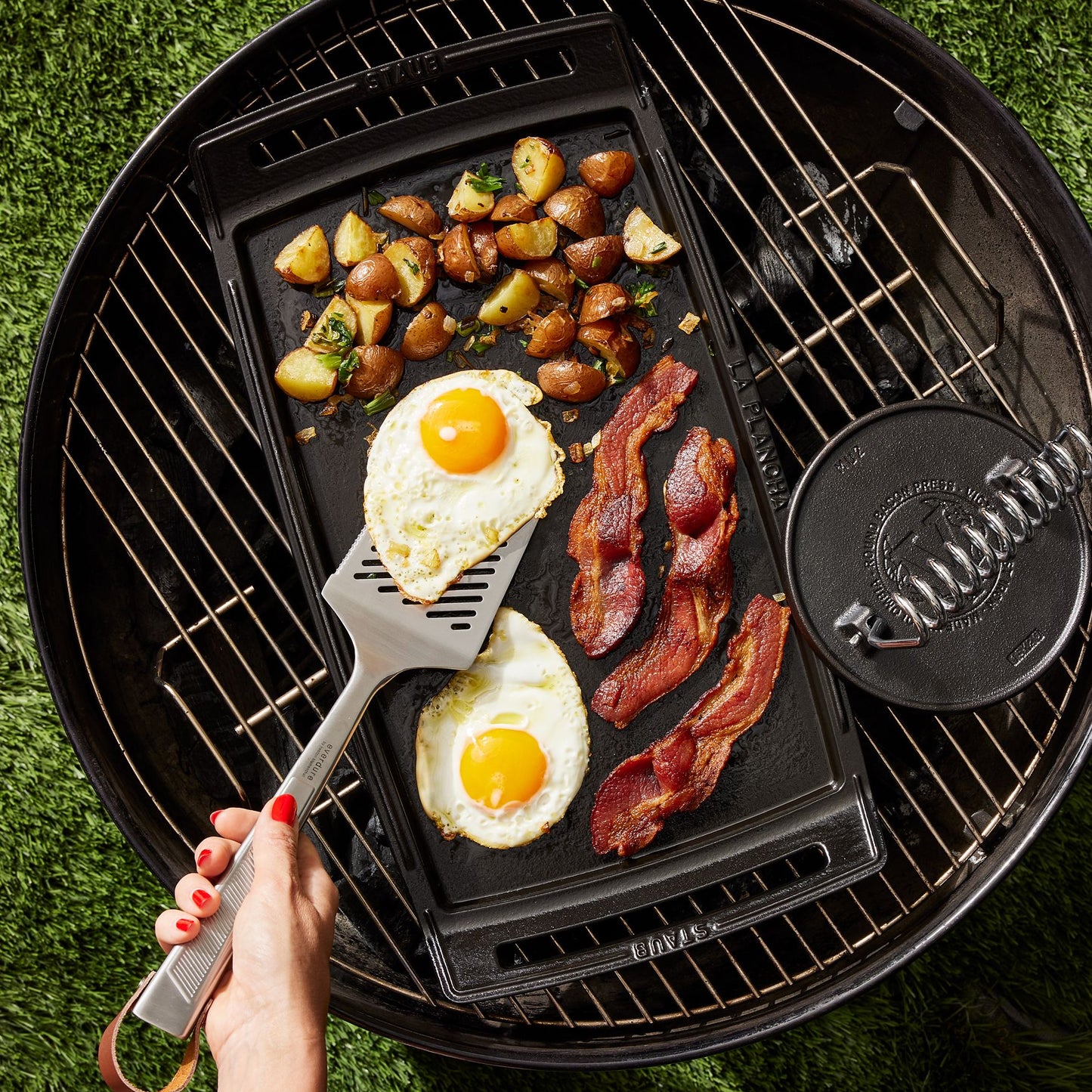 Staub Enameled Cast-Iron Double-Burner Griddle & Plancha
