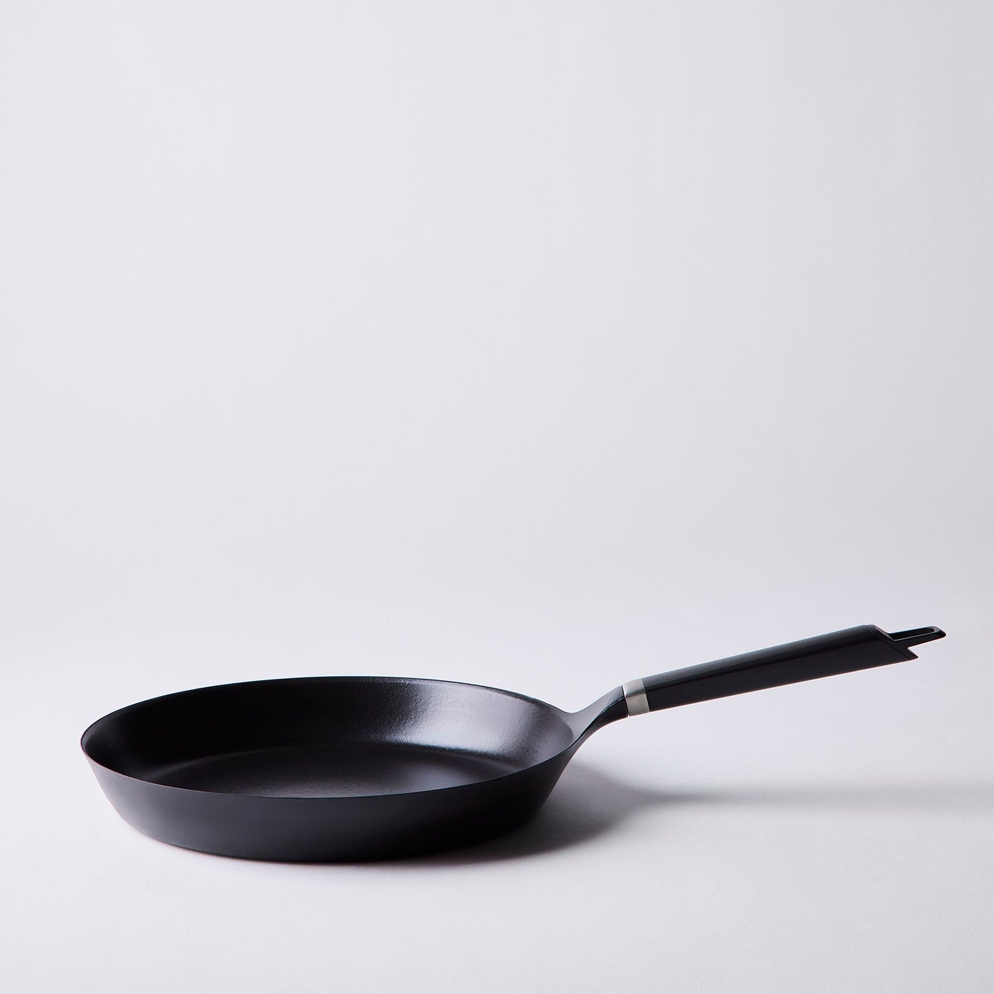 Vermicular Lightweight Japanese Oven-Safe Cast-Iron Frying Pan