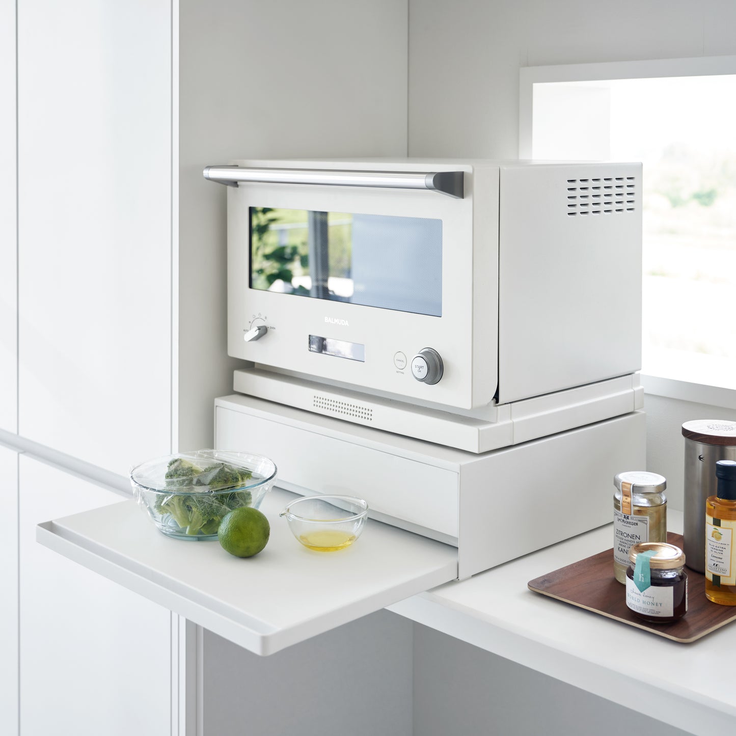 Countertop Drawer With Pull-Out Shelf