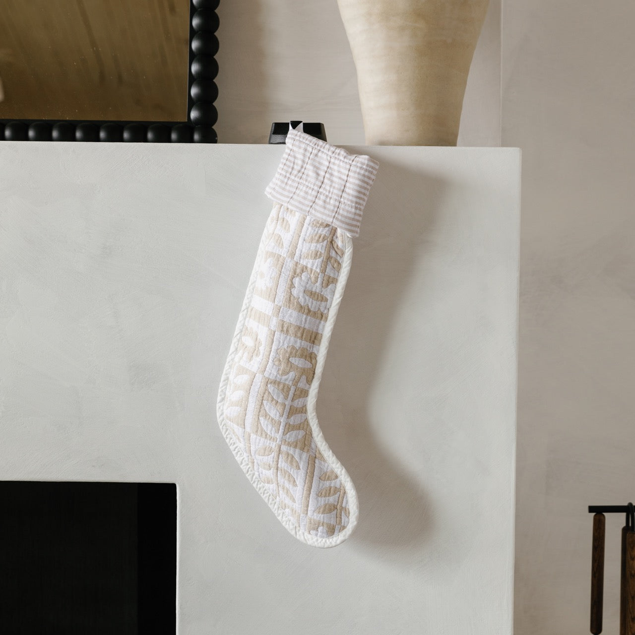 Schoolhouse Stillwater Floral Stocking - White::hover