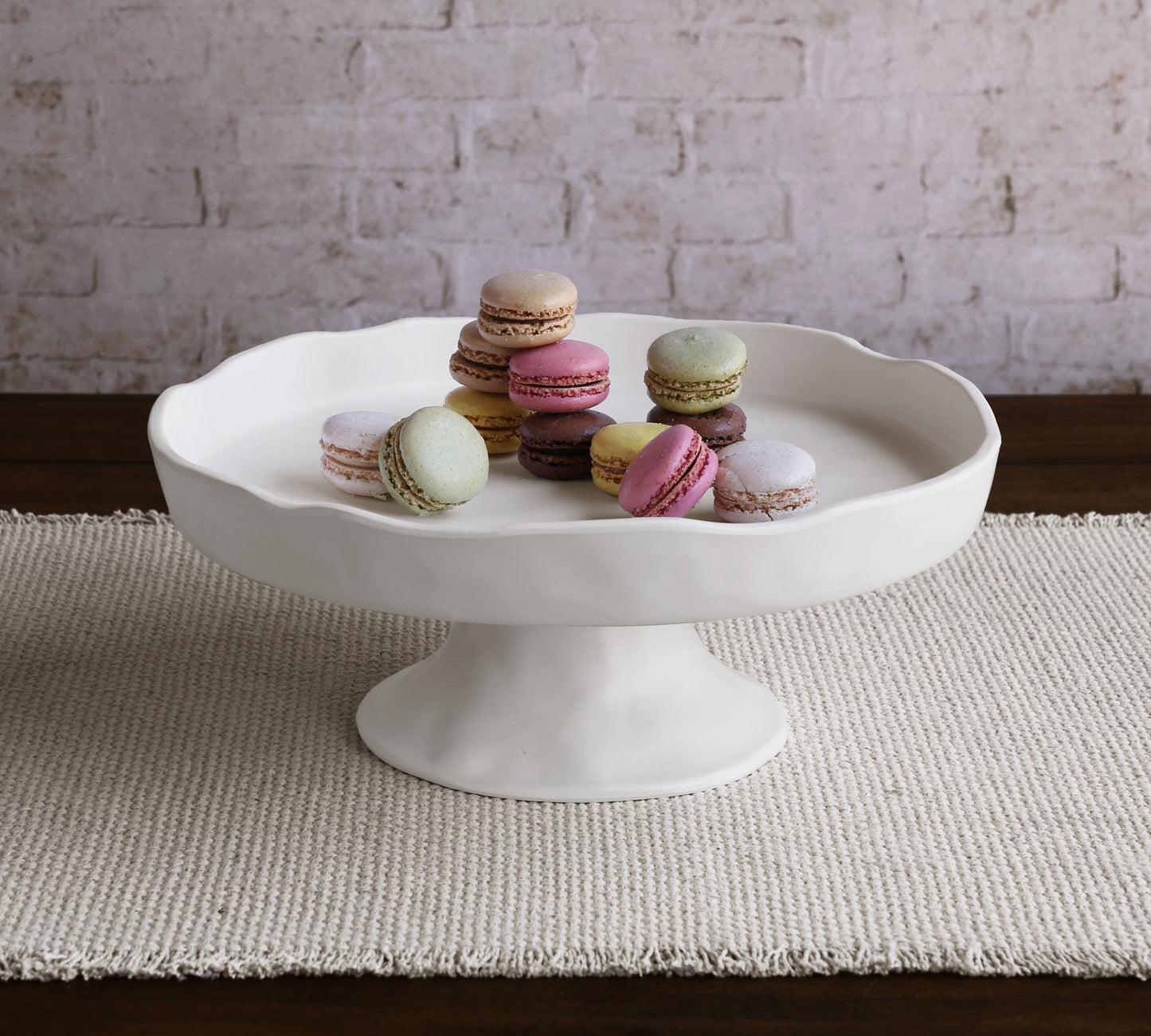 Vida Nube Round Pedestal Melamine Cake Stand