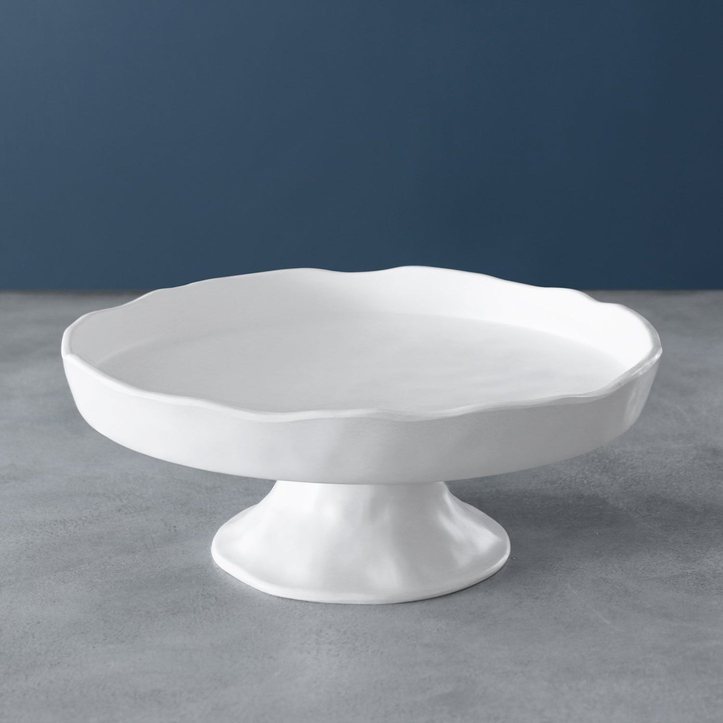 Vida Nube Round Pedestal Melamine Cake Stand