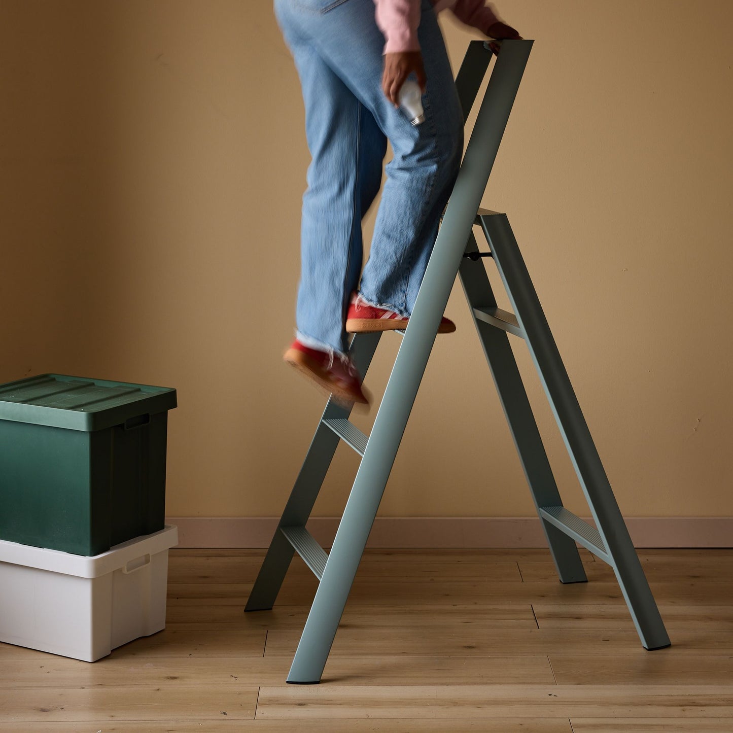 Hasegawa Lucano Lightweight Japanese Step Ladder