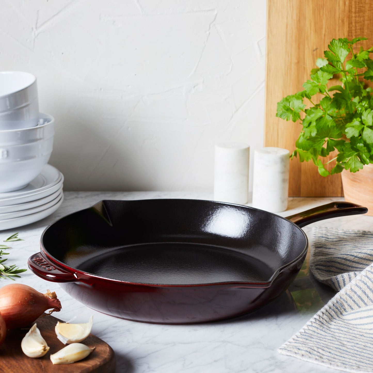 Staub Enameled Cast-Iron Frying Pan, 10"