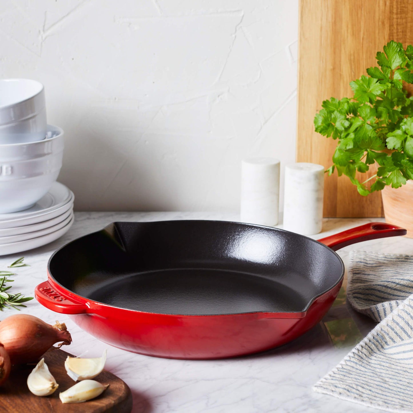 Staub Enameled Cast-Iron Frying Pan, 10"