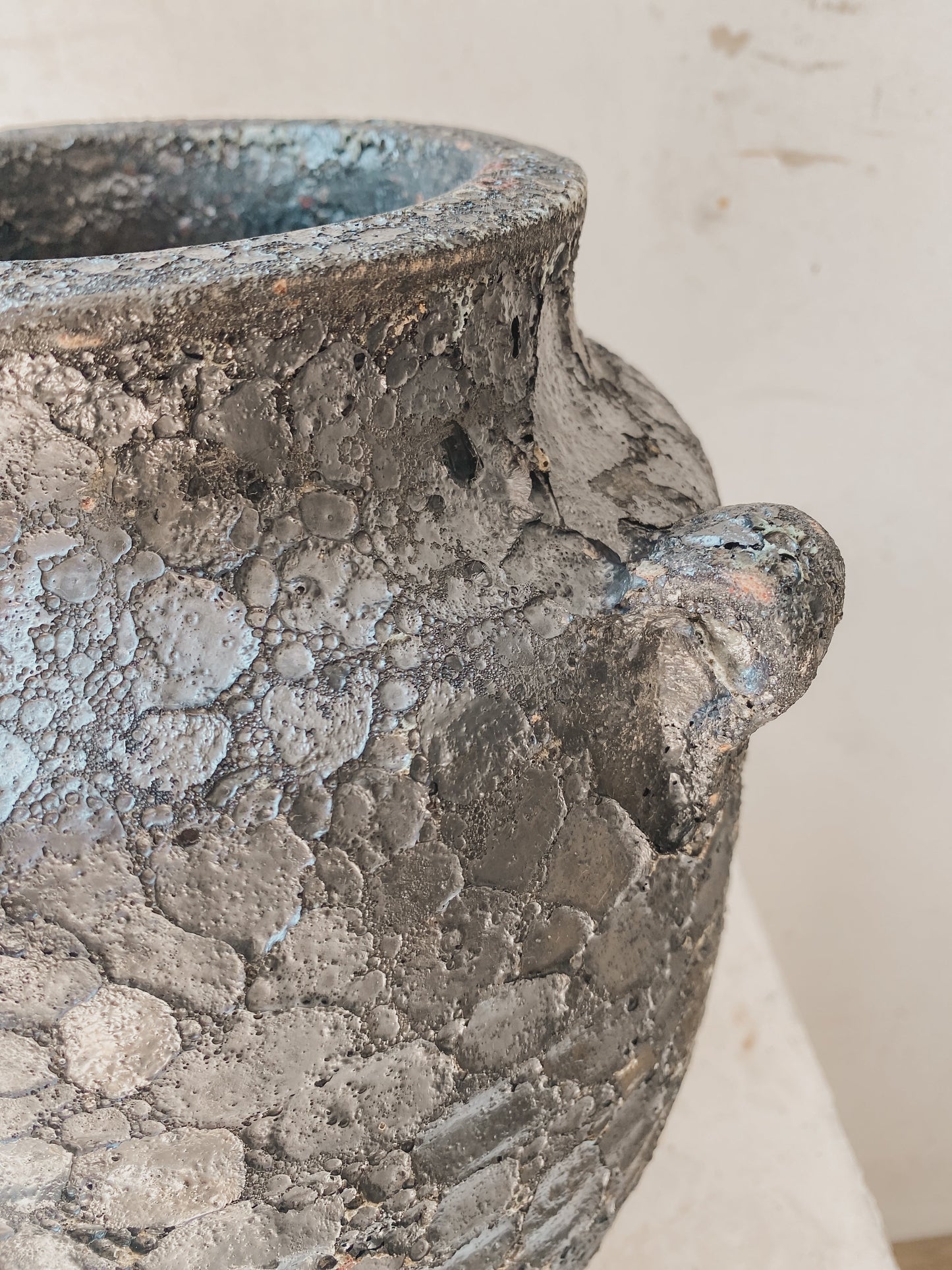 Maison Luna Kuma 13" x 10" Vessel