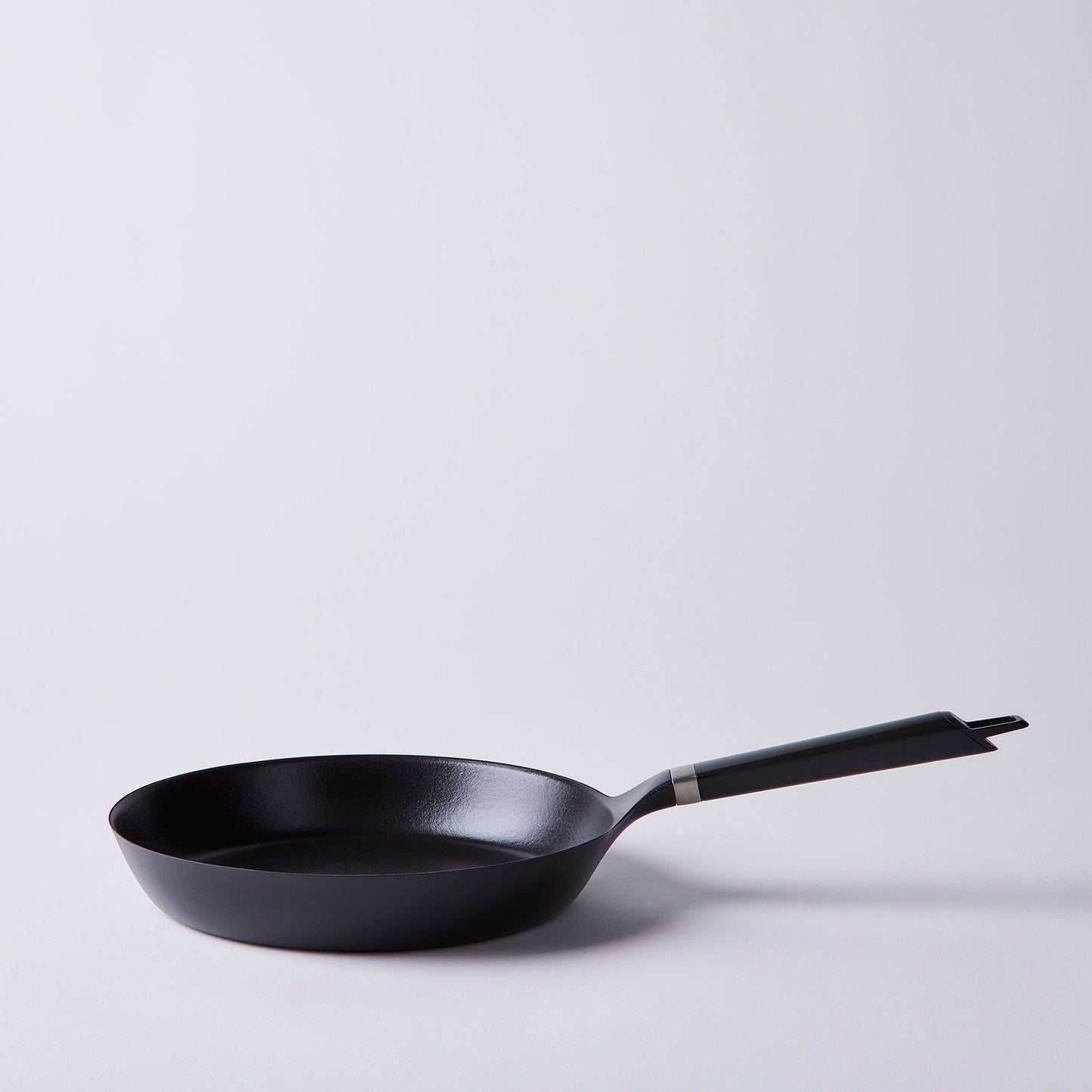 Vermicular Lightweight Japanese Oven-Safe Cast-Iron Frying Pan