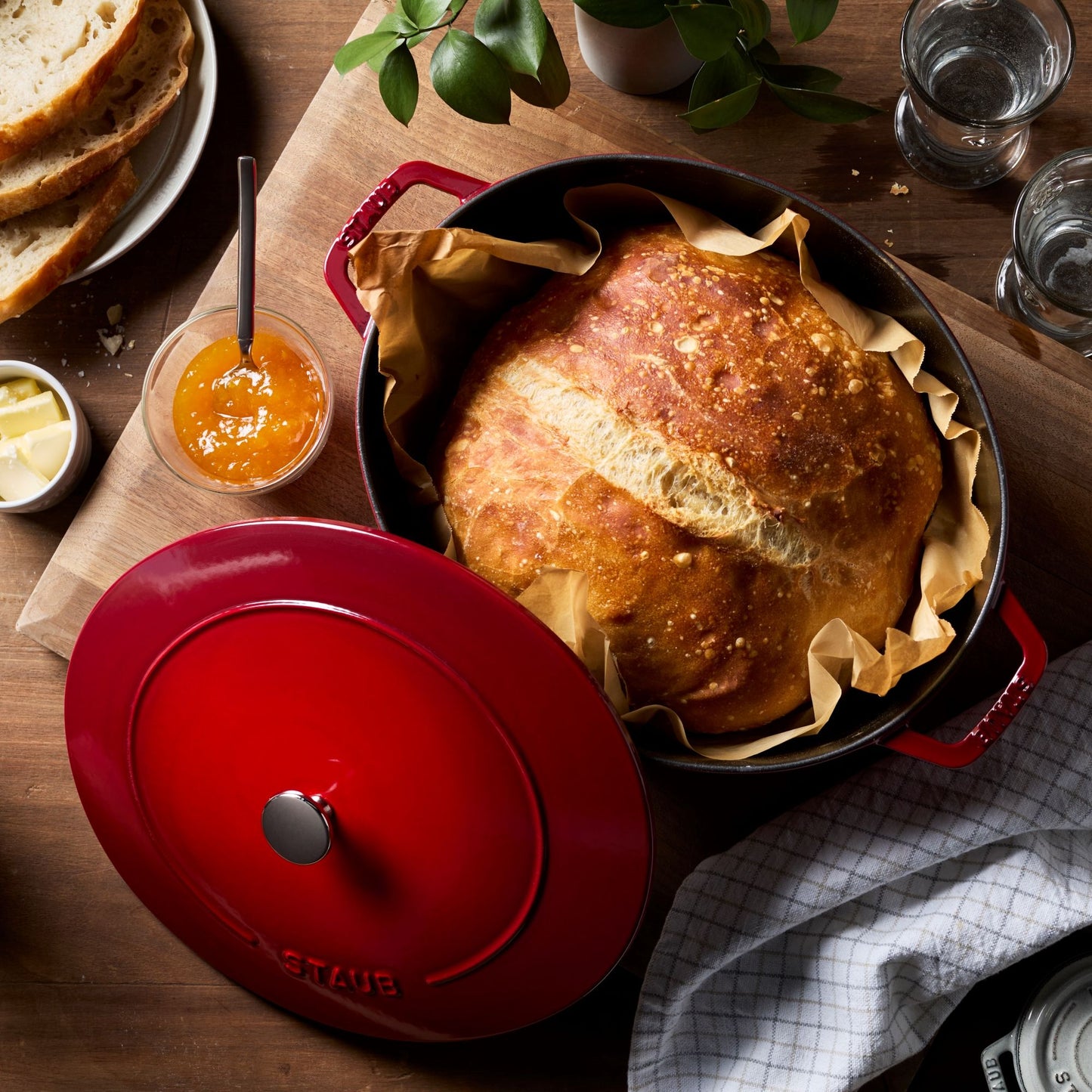 Staub Cast-Iron Wide Oval Cocotte, 6.3QT