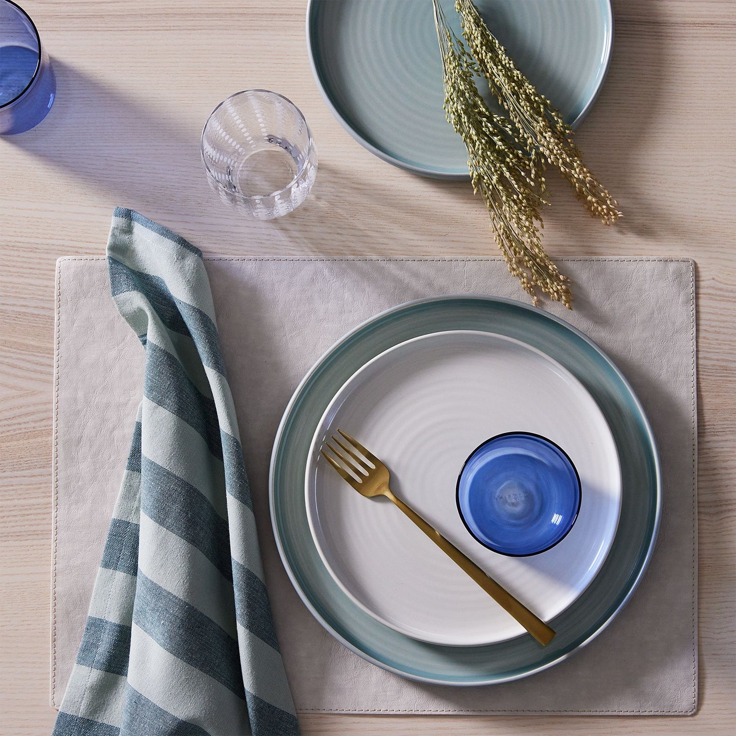 Essential Stoneware Dinnerware