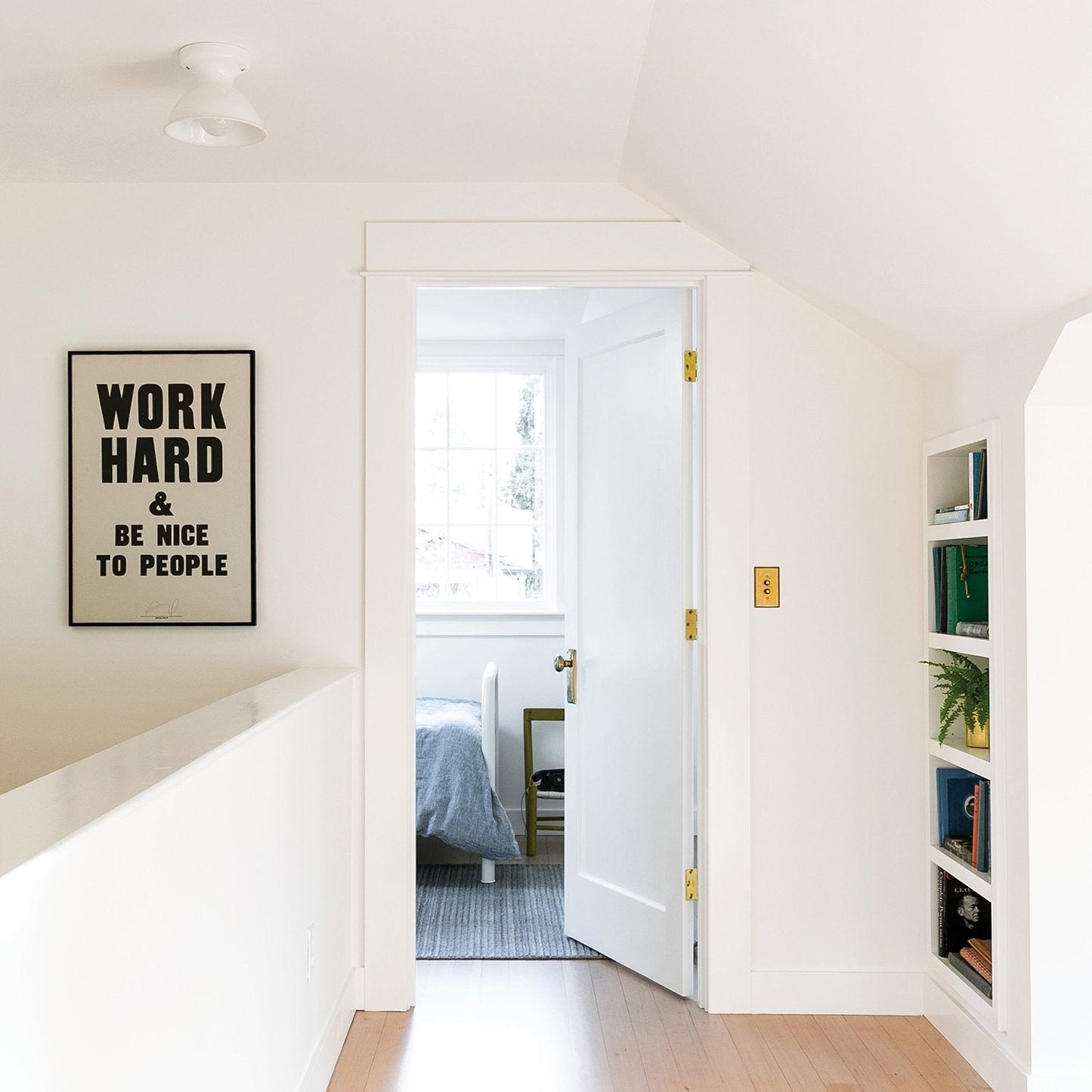 Alabax Large Surface Mount::Chamomile::Hover