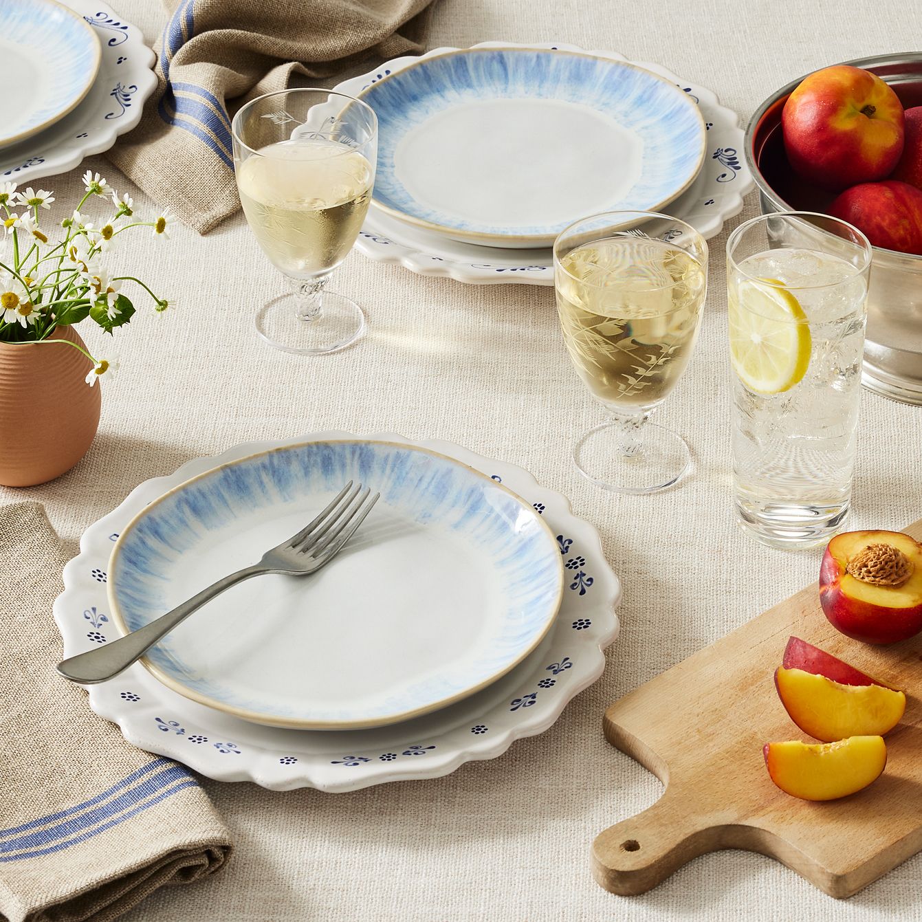Brisa Ceramic Dinnerware