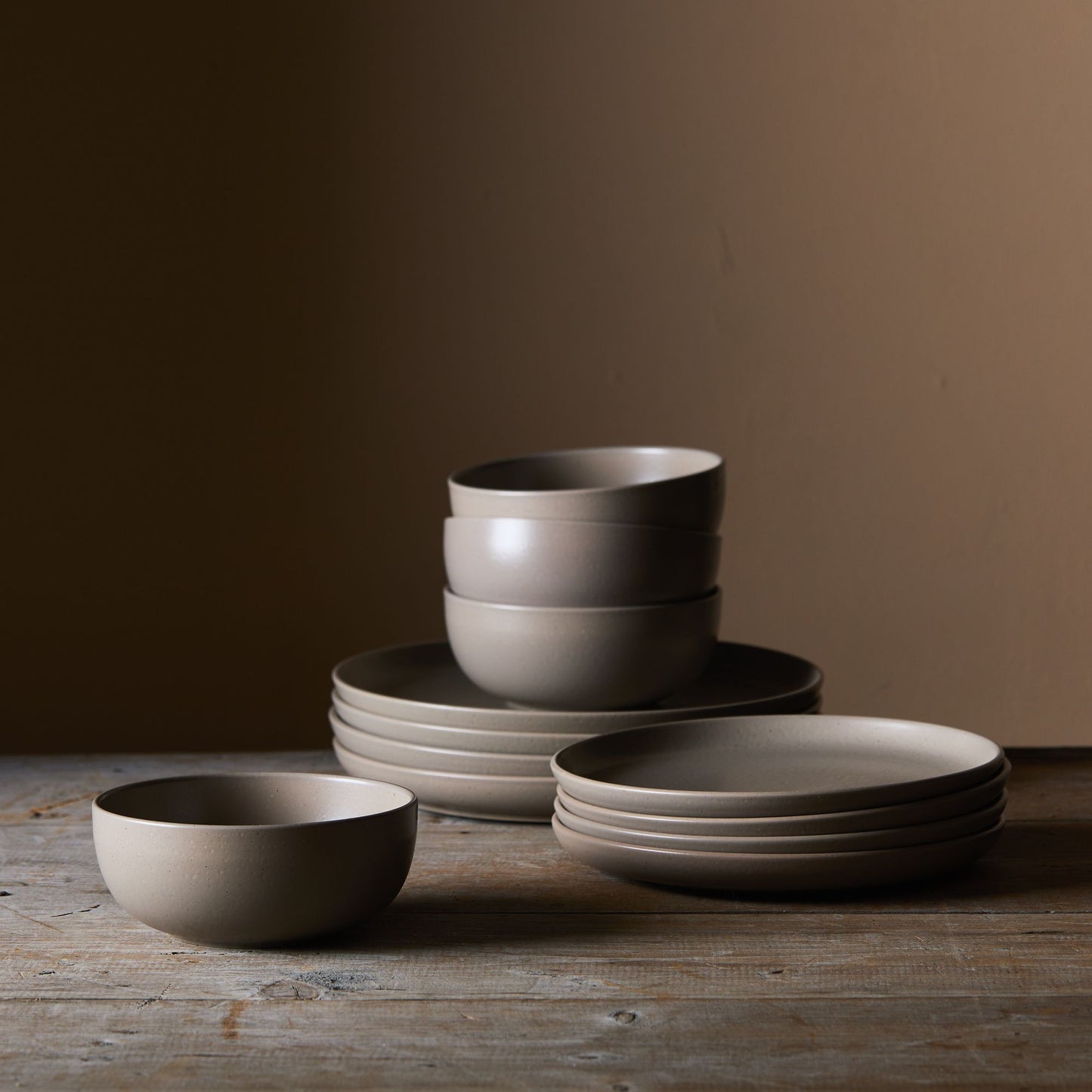 Modern Classic Ceramic Dinnerware