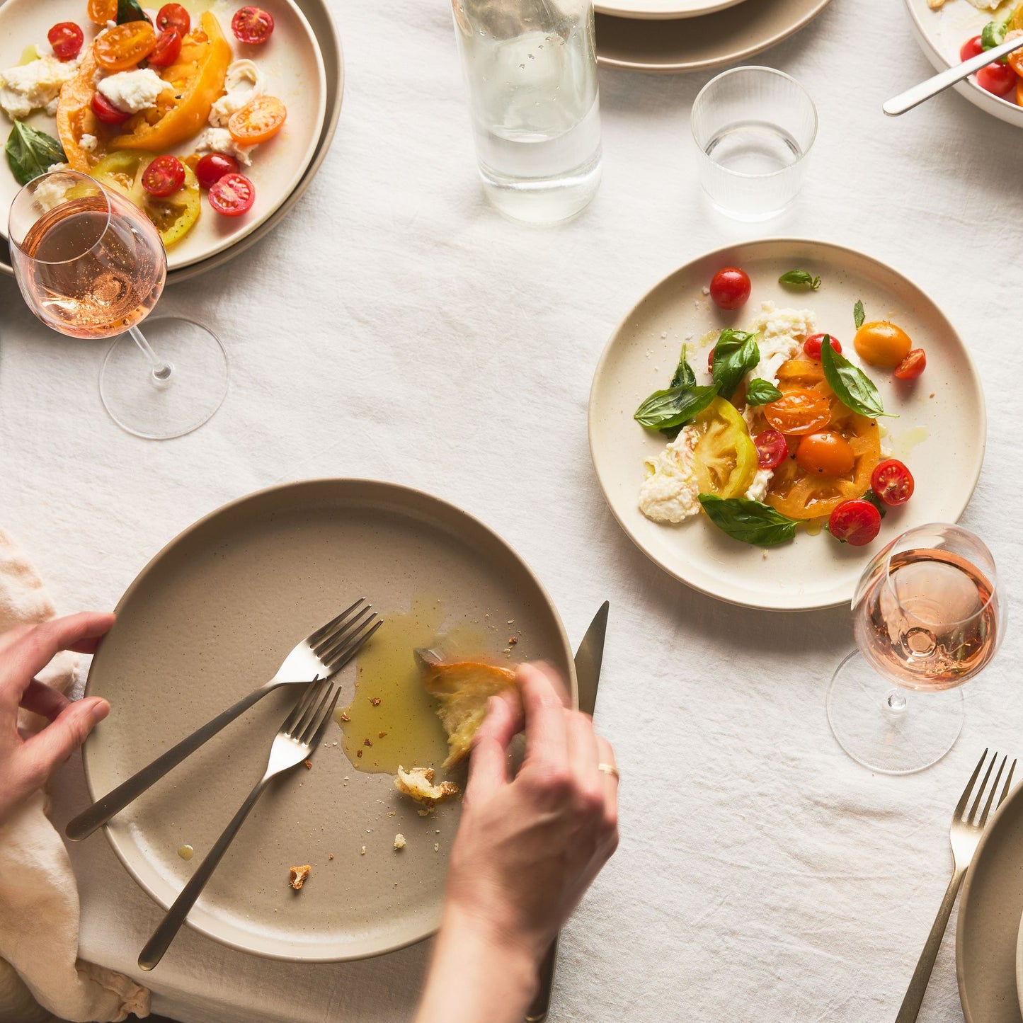 Modern Classic Ceramic Dinnerware